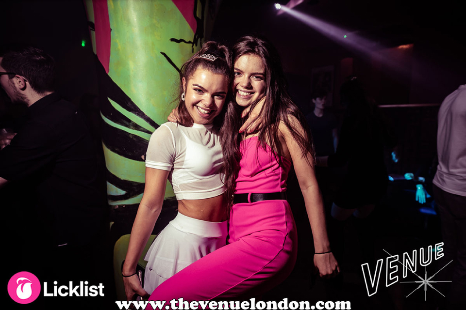 watermarked_-_XX3000463146